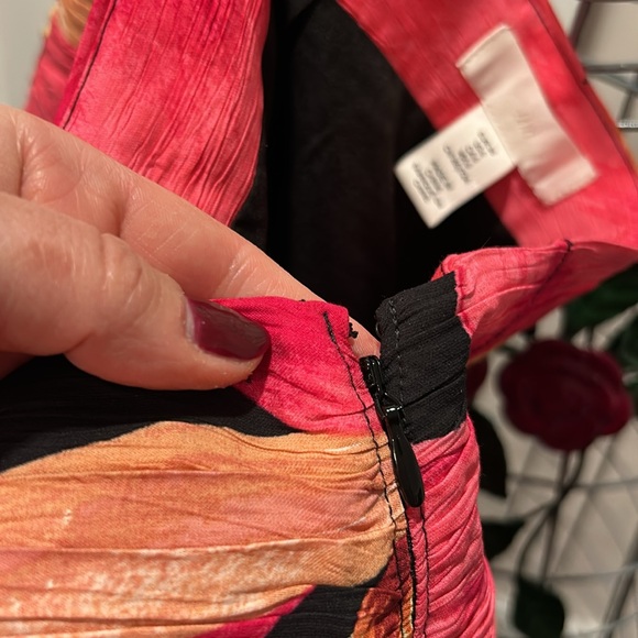 NWOT mini skirt - Picture 3 of 7